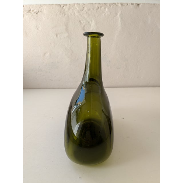 Pair of Vintage European Handblown Glass Vases – Lilac & Green For Sale In Atlanta - Image 6 of 11