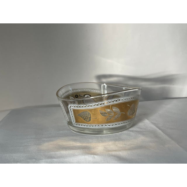 Vintage Leaf Pattern Gold Trimmed Bowl For Sale - Image 10 of 11
