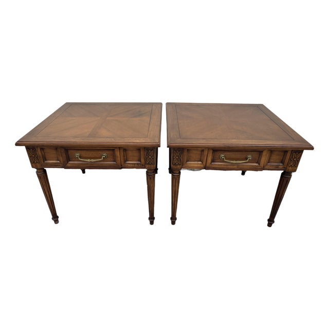 Vintage Pair of Hekman Side / End Tables For Sale