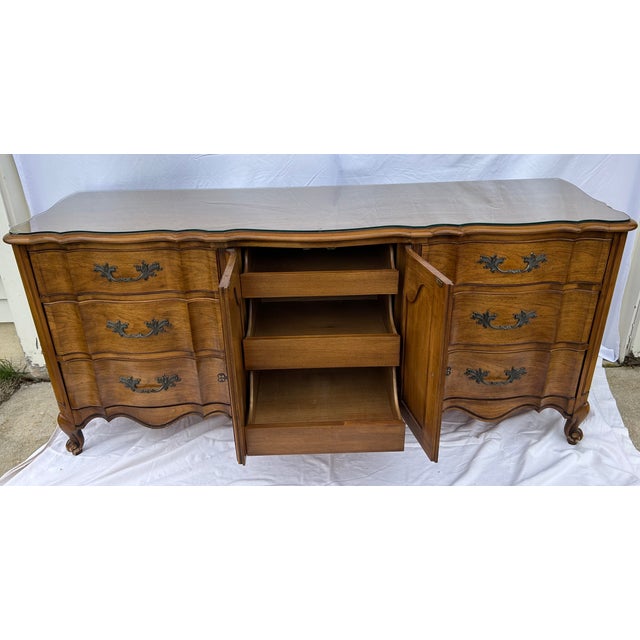 Mid 20th Century White Furniture Bedroom Set of 3 For Sale - Image 9 of 18
