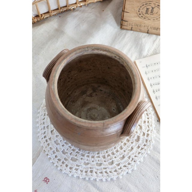 Bring a touch of authenticity and country charm to your decoration with these vintage stoneware pots. Perfect to be used...