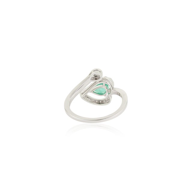 Emerald & Diamond Heart Halo Toi Et Moi Bypass Ring in 14k White Gold Size 6 For Sale - Image 10 of 17