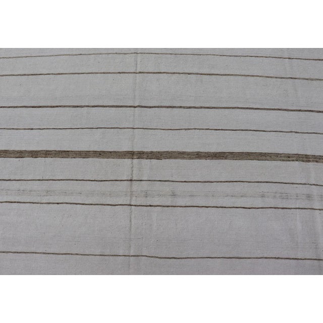 2020s Oversized Afghan Flat Weave Kilim With Modern Design in Ivory and Light Brown For Sale In Atlanta - Image 6 of 13