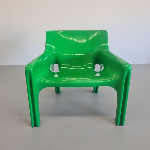 Space Age Chair in Green Plastic by Vico Magistretti for Artemide, 1970s For Sale - Image 9 of 18