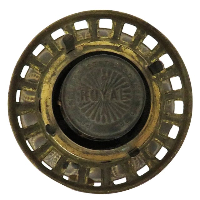 FREE SHIPPING ANYWHERE IN THE CONTINENTAL US! This is a late 19th century brass oil/kerosene lamp font for a Gone with the...