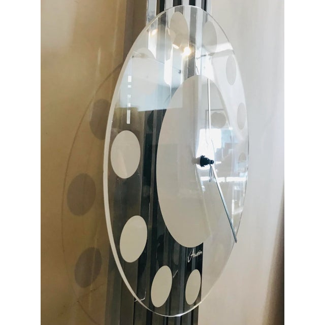Vintage Mid-Century Modern Austin Productions Chrome Lucite Wall Clock, 1970s For Sale In Los Angeles - Image 6 of 12