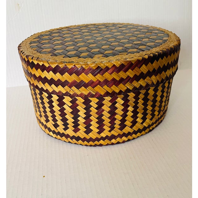 American Antique Woven Straw Box Geometric Dedign For Sale In Miami - Image 6 of 6