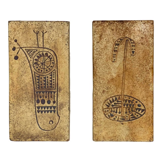 Tribal Indigenous Style Tablet Scrolls - Set of 2 For Sale