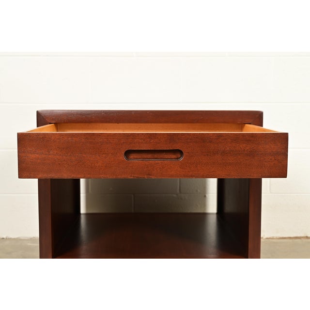 Wood Frank Lloyd Wright for Heritage Henredon Taliesin Mahogany Nightstand or Side Table, Newly Refinished For Sale - Image 7 of 16