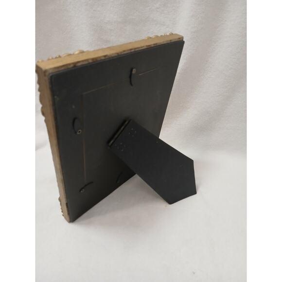 Wood 1960s Ornate Mediterranean Wood Glass 9.5x7.5 Picture Frame Carved Gold Beige Italian For Sale - Image 7 of 15