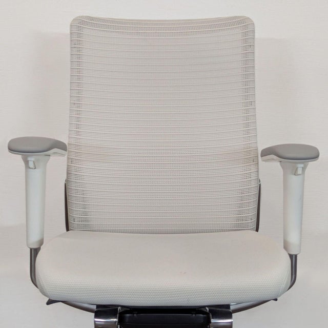2020s Room & Board Okamura Modern Mesh Office Chair With Adjustable Arms For Sale - Image 5 of 10