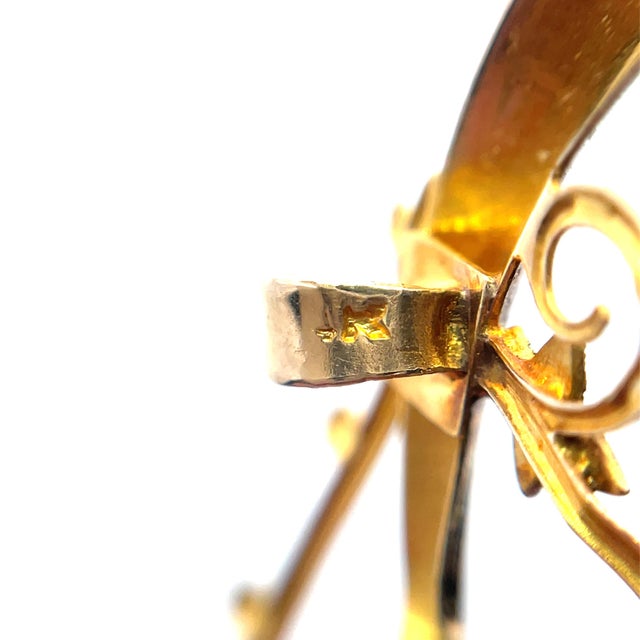 Vintage 14k Yellow Gold Diamond Crescent Moon Swirl Brooch For Sale In New York - Image 6 of 6