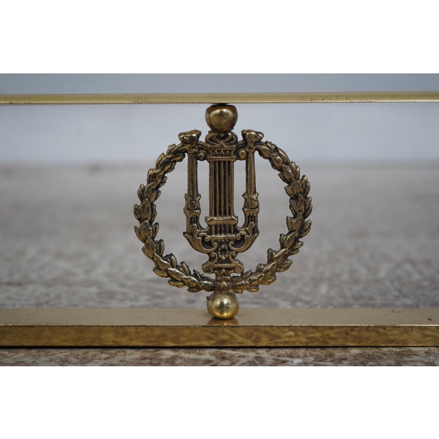 1980s Vintage French Style Wreath & Lyre Brass Fireplace Fender For Sale - Image 5 of 9
