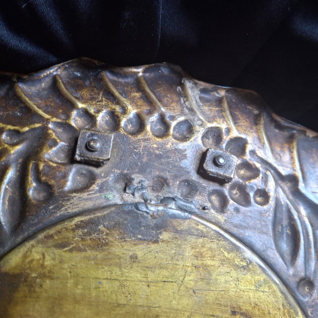 C1820 British Georgian Brass Repousse Mirrored Candle Wall Sconces a - Pair For Sale In Miami - Image 6 of 8