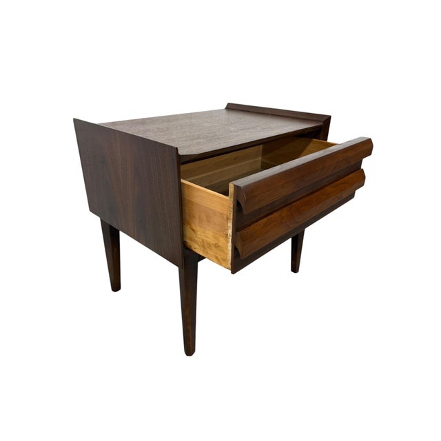 Brown Mid-Century Modern Lane 1st Edition Walnut Nightstands - Set of 2 For Sale - Image 8 of 9