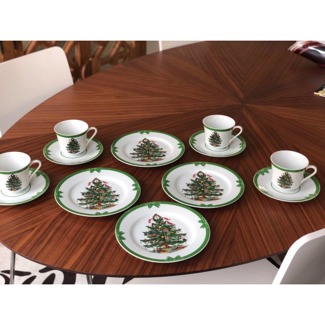 English Georges Briard Vintage Christmas Cups, Saucers, and Dessert Plates in "Yule Tide" Pattern-12 Pieces For Sale - Image 3 of 10