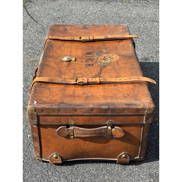 Late 19th C. Leather and Timber Luxury Travel Trunk - Exceptional Detailing and Pedigree For Sale - Image 4 of 13