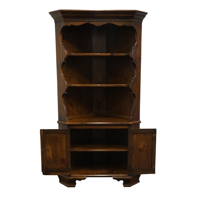 Ethan Allen Antiqued Pine Old Tavern Rustic Americana 40" Corner Cabinet / Bookcase 12-6018 For Sale In Kansas City - Image 6 of 10