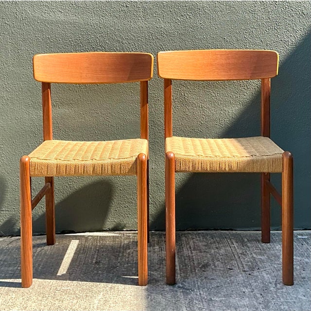 Brown Vintage MCM Danish Woven Jute Seat Chairs - A Pair For Sale - Image 8 of 12