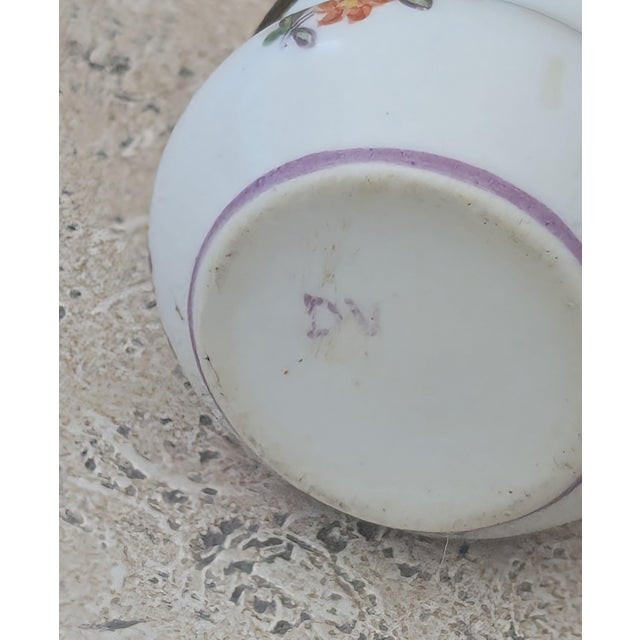 Metal 18th Century Porcelain Snuff/Trinket Box For Sale - Image 7 of 7