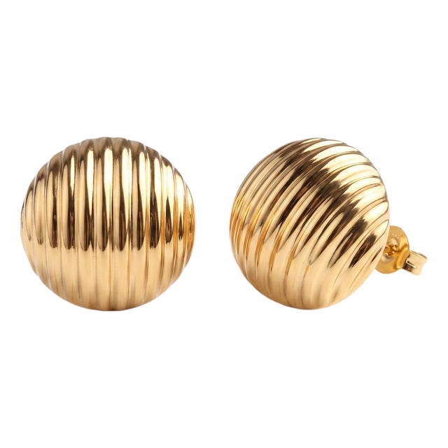 18k Yellow Fluted Gold Lever Back Ear Clips 0.60 Inch by 0.50 Inch, Pair For Sale