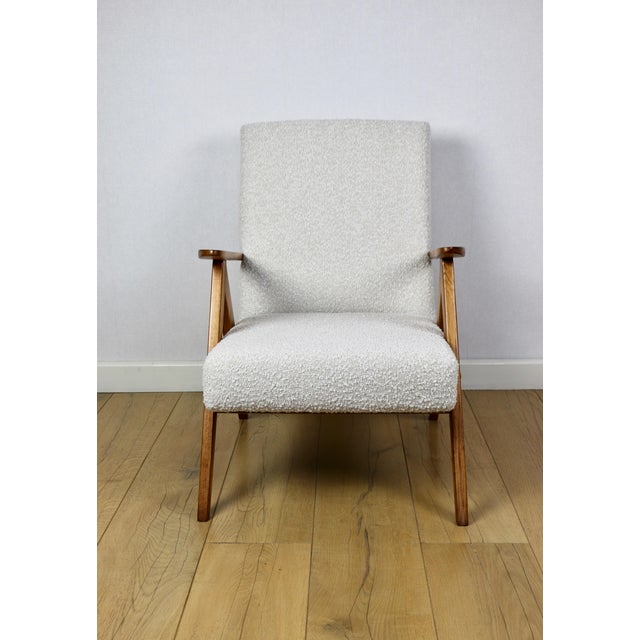 Vintage armchair b-310 var in white structural boucle from the 1970s. we offer the unique var b-310 armchair – an original...