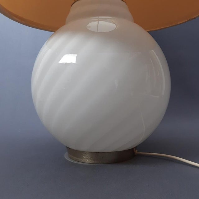1970s Modern Murano Glass Sphere Table Lamp with Spiral Stripes, 1970s For Sale - Image 5 of 13