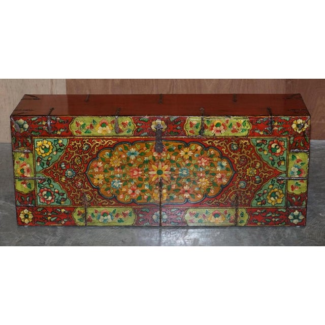 Chinese Hand Painted Linen Trunk For Sale - Image 3 of 18
