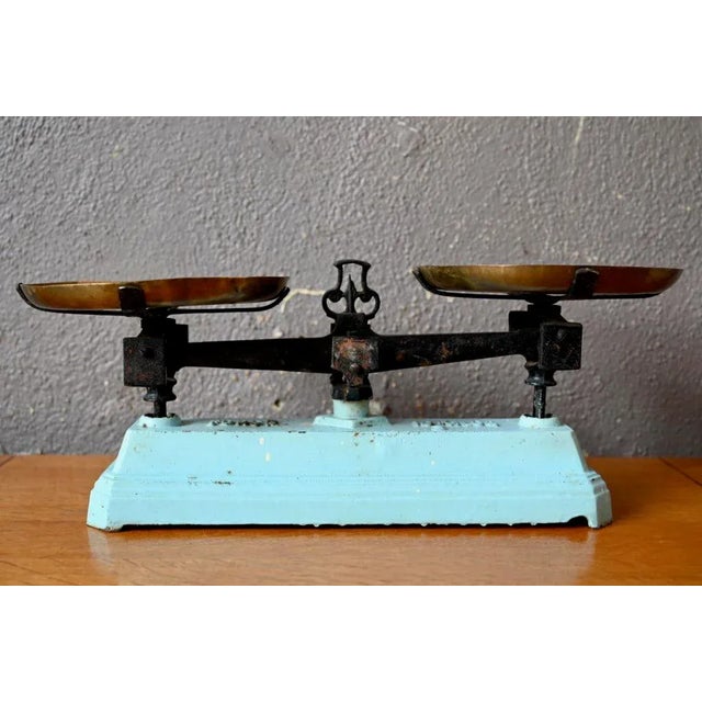 Industrial Style Roberval Scale in Cast Iron and Brass, France, 1940 For Sale - Image 5 of 10