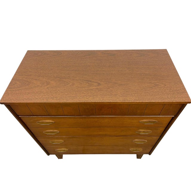 1970s Mid Century Modern Bassett Furniture 4 Drawer Dresser With Dovetail Construction and Brass-Toned Pulls For Sale In Seattle - Image 6 of 10