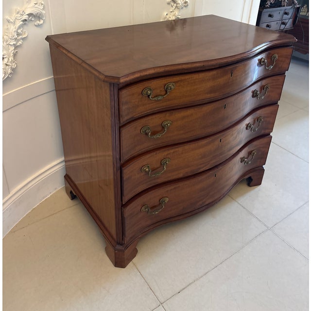 Wood Antique Georgian Serpentine Chest of Drawers in Mahogany, 1700s For Sale - Image 7 of 11