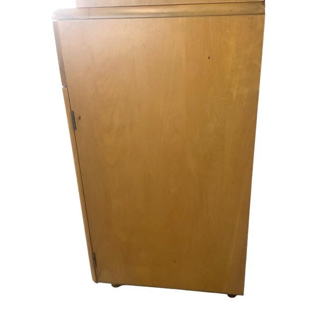 Wood Vintage Heywood-Wakefield Wheat Finish Hutch Cabinet, Mid-Century Modern For Sale - Image 7 of 12