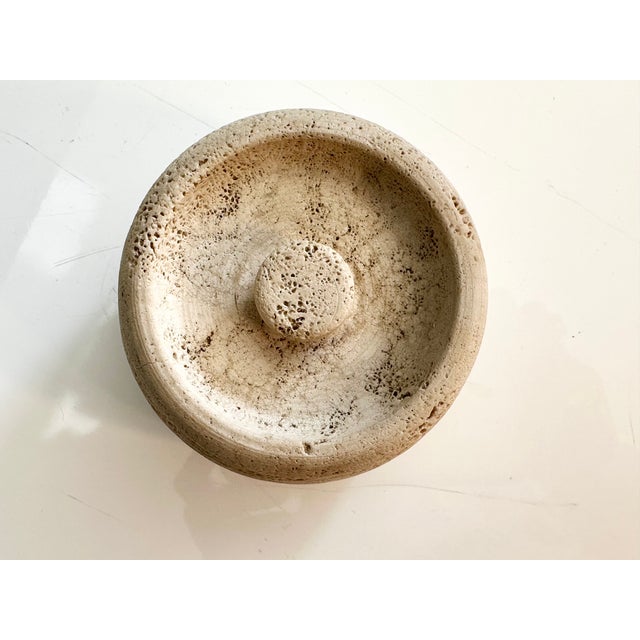 Italian Round Travertine Box with Lid by Fratelli Mannelli, 1960s For Sale - Image 6 of 11
