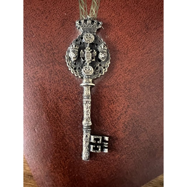 Metal 1950’s Leather Jewelry Box For Sale - Image 7 of 12