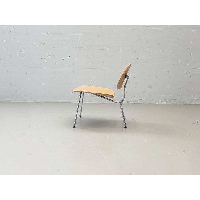 LCM Lounge Chairs by Charles & Ray Eames for Vitra, 2010 For Sale - Image 5 of 15