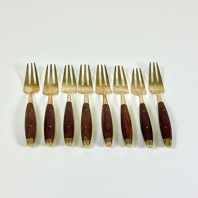 Chinoiserie 1950s Vintage Hollywood Regency Chinoiserie Appetizer-Dessert Brass & Rosewood Forks - Set of 8 For Sale - Image 3 of 10