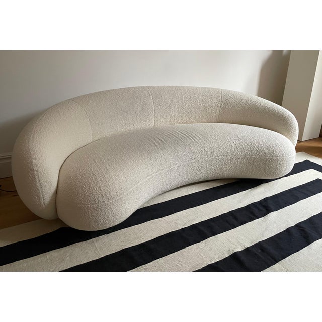 Julep is an upholstered sofa with soft, enveloping forms, inspired by the Avant-Garde of the 1950s, from which it draws...