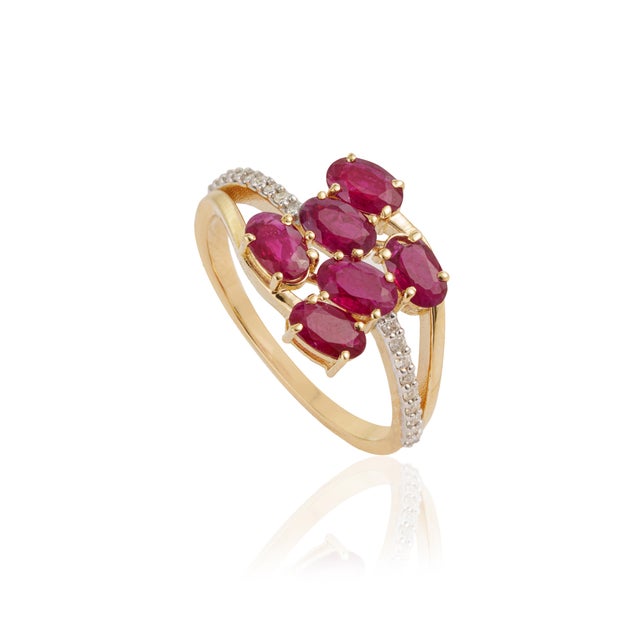 VR Jewels 1.74ct Oval Ruby and Diamond Accent Cluster Ring in 14k Yellow Gold Size 4 For Sale - Image 4 of 17