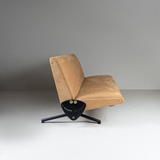 D70 Sofa by Osvaldo Borsani for Tecno, 1970s For Sale - Image 10 of 12