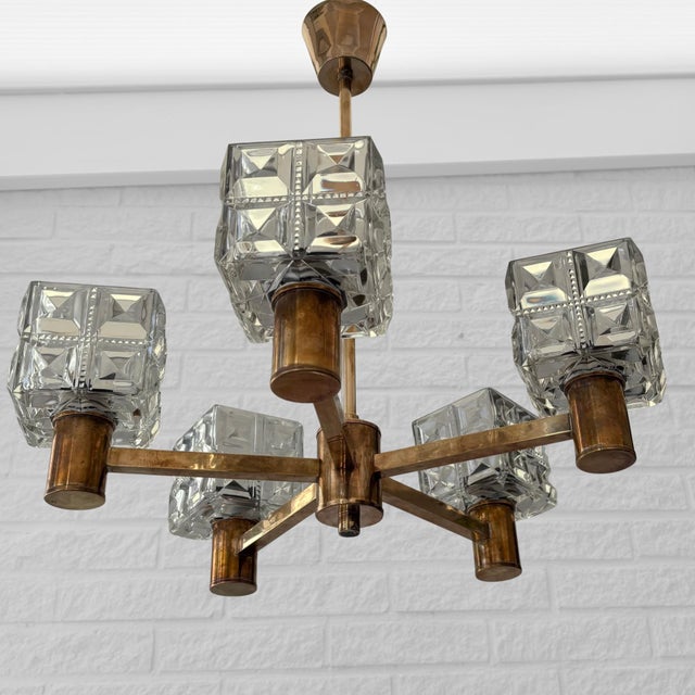 1960s Mid-Century Chandelier in Brass and Crystal from Konsthantverk Tyringe 1, Sweden, 1960s For Sale - Image 5 of 11