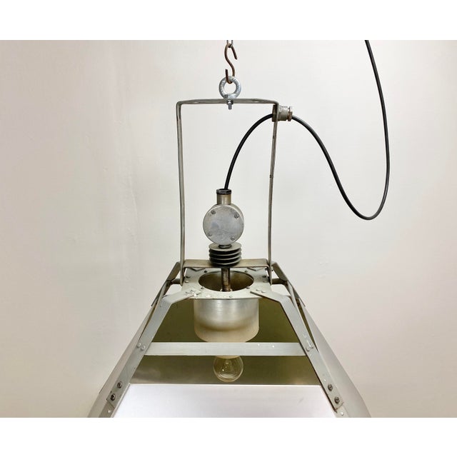 Large Industrial Silver Ceiling Lamp, 1970s For Sale - Image 9 of 15