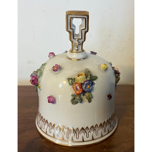 Meissen Porcelain Antique 19th Century Meissen Porcelain Table Bell With Applied Flowers and Hand Painted Insects For Sale - Image 4 of 10
