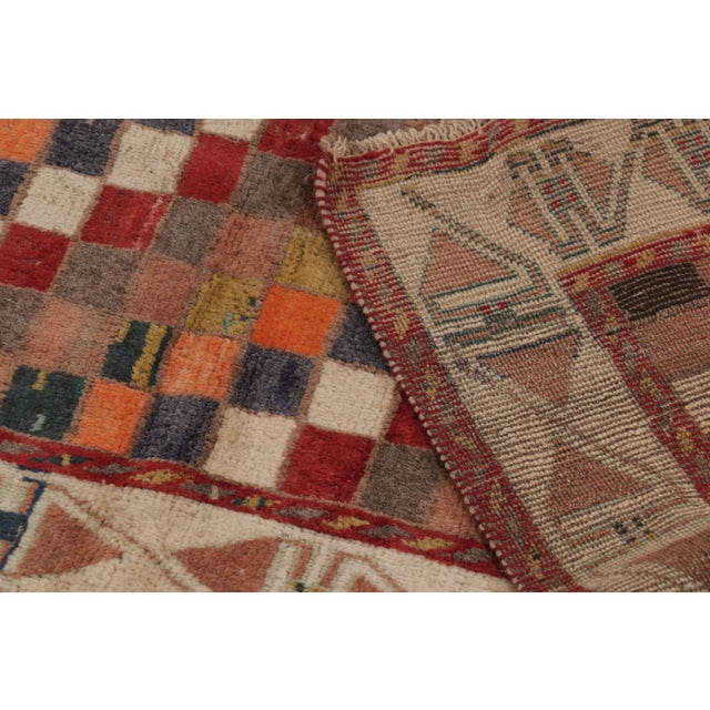 Beige Vintage Persian Gabbeh Rug, Checkerboard With Geometric Border - Rug & Kilim For Sale - Image 8 of 10