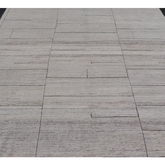 Casual Modern Design Rug in White and Brown Tones and Subdued Design. Keivan Woven Arts / rug AFG-67977, country of origin...