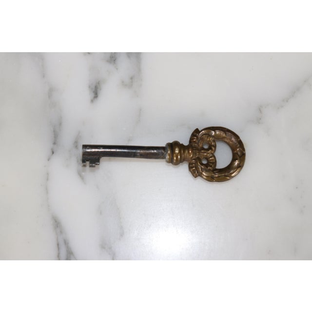 French Louis XVI Directoire Style Brass Mounted White Marble Top Commode For Sale - Image 11 of 17