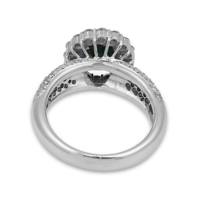 Vintage 1.88 Carat Green Sapphire Diamond 18k White Gold Pave Ring, Size 5.5 For Sale In Los Angeles - Image 6 of 7