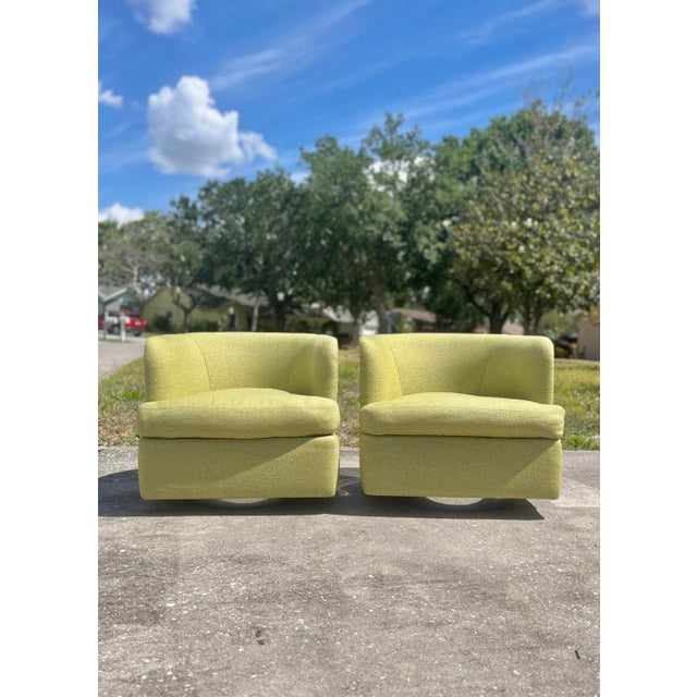 Mid 20th Century Pair of Barrel Swivel Club Chairs With Chrome Back | by Milo Baughman for Thayer Coggin For Sale - Image 5 of 12