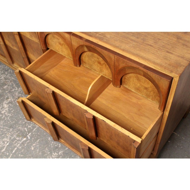 Mid 20th Century Thomasville Mid-Century 'Arched' 9-Drawer Lowboy Dresser in Burl & Walnut For Sale - Image 10 of 18