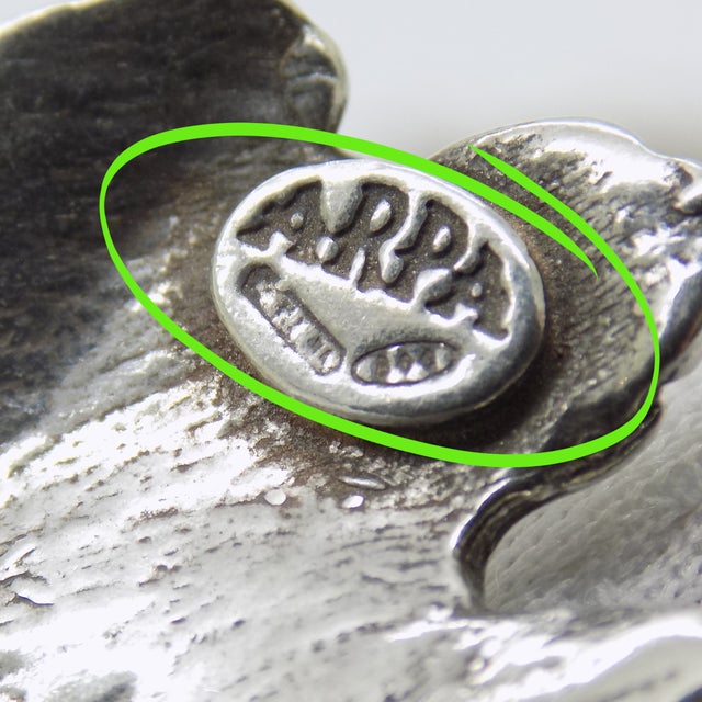 Metal 6 X Vintage Italian Handmade Genuine Silver Leaf Shaped Place Card Holder, Made in Tuscany by Arpa Silversmith For Sale - Image 7 of 9