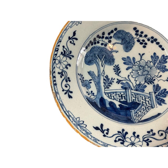 Beautiful 18th century chinoiserie delft plate with ochre trim